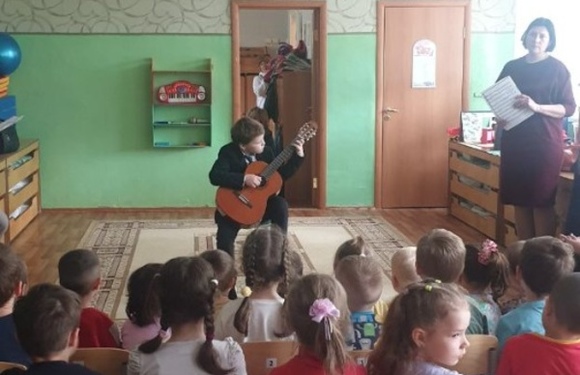 Концерт для маленьких мальчишек и девчонок