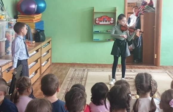 Концерт для маленьких мальчишек и девчонок