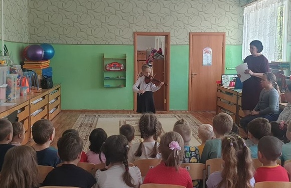 Концерт для маленьких мальчишек и девчонок