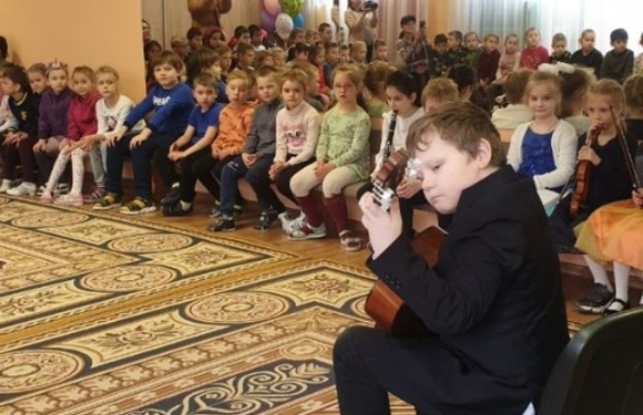 Гастроли юных волшебников - музыкантов продолжаются! Мы побывали в детском саду #49
