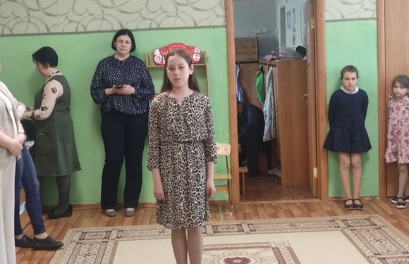 Началась череда шефских концертов по детским садам.