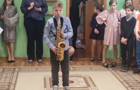 Началась череда шефских концертов по детским садам.