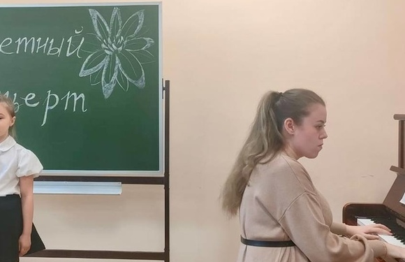 «Счастье приходит с песней»