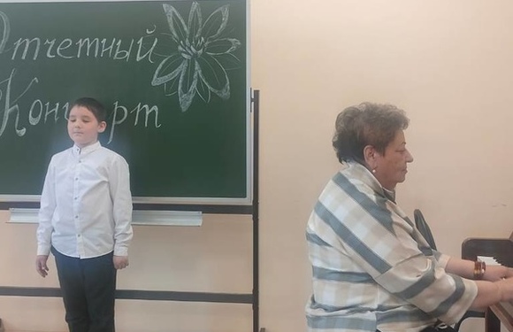 «Счастье приходит с песней»
