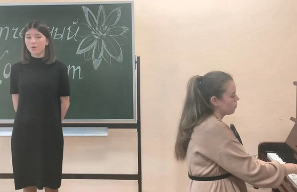 «Счастье приходит с песней»