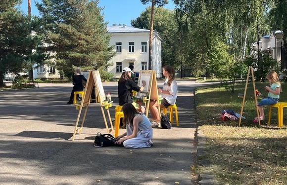 31 августа в День открытых дверей, Художественное отделение провожает теплое  лето Пленэром